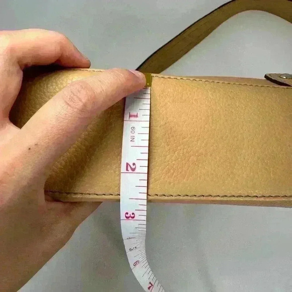 Tignanello Shoulder Bag Purse Handbag Genuine Leather Tan Brown - Picture 16 of 16